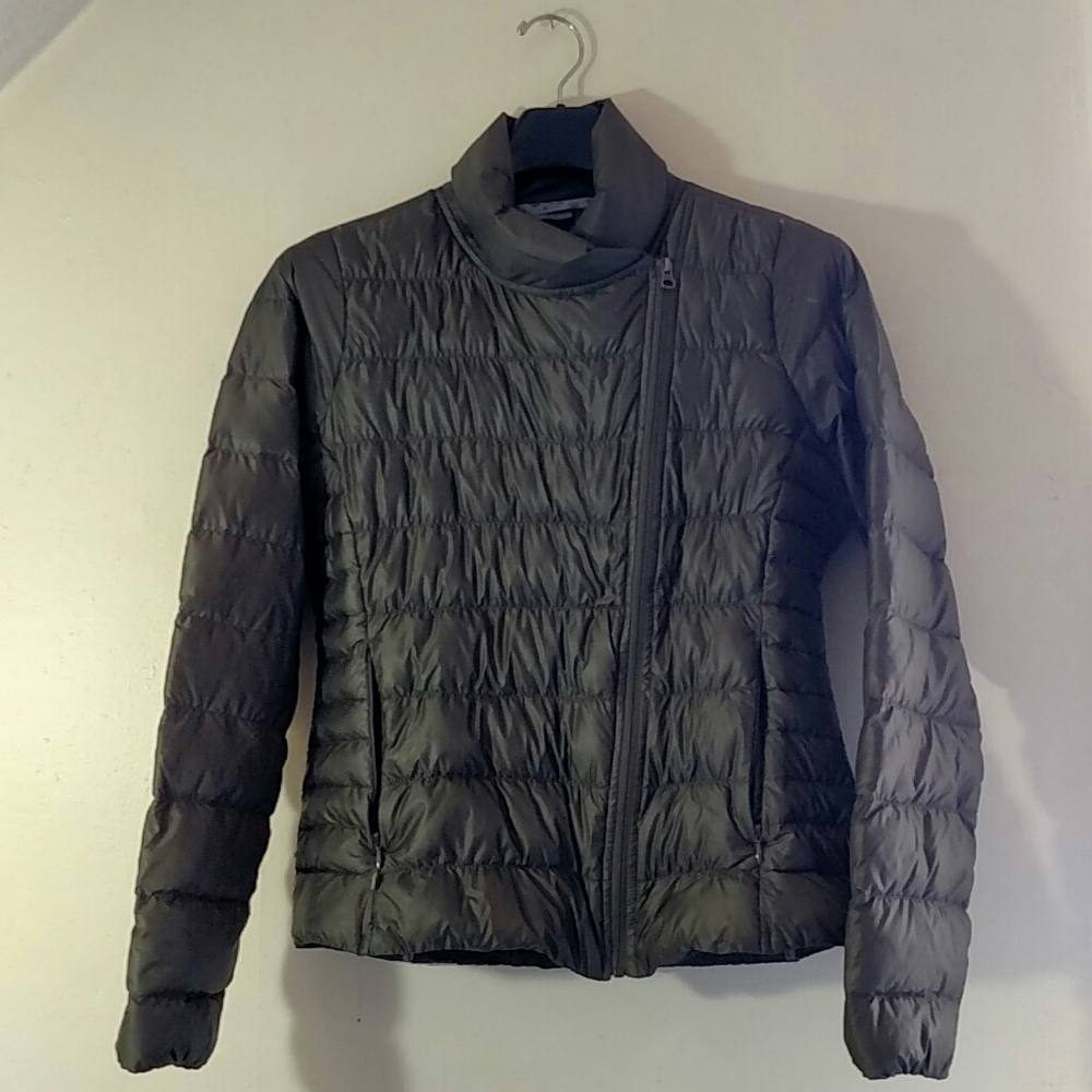 Athleta lightweight winter puffer